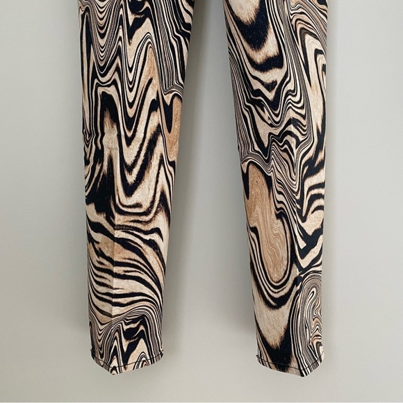 Good American Good Classic Print High Waist
Ankle Crop Jeans Natural Swirl 24 - Picture 13 of 16